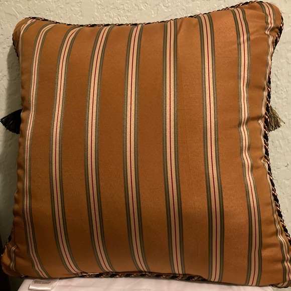Croscill Throw Pillow approx 17x17” Bohemian style Striped on back w/11 Tassels - Picture 9 of 13